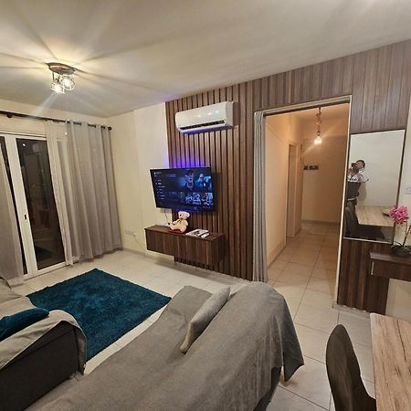 Stefaris "Koutsou Court 105" Lägenhet Larnaca Exteriör bild