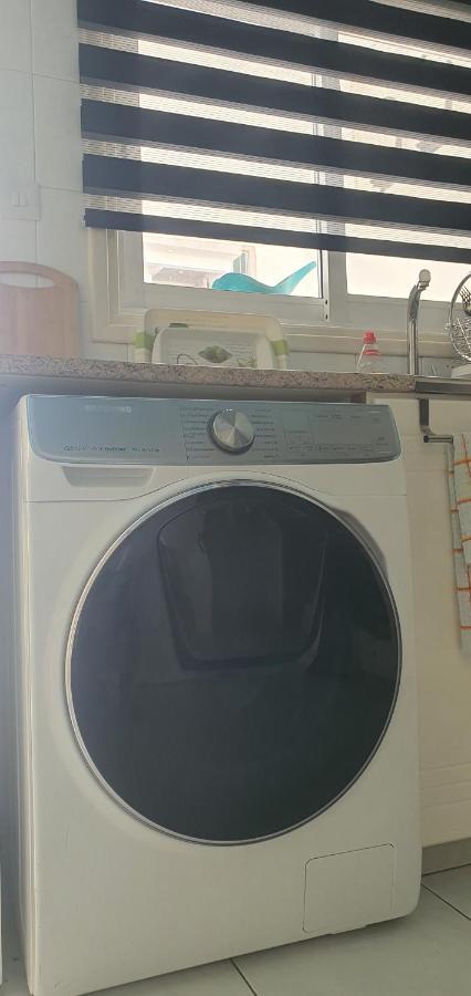 Stefaris "Koutsou Court 105" Lägenhet Larnaca Exteriör bild