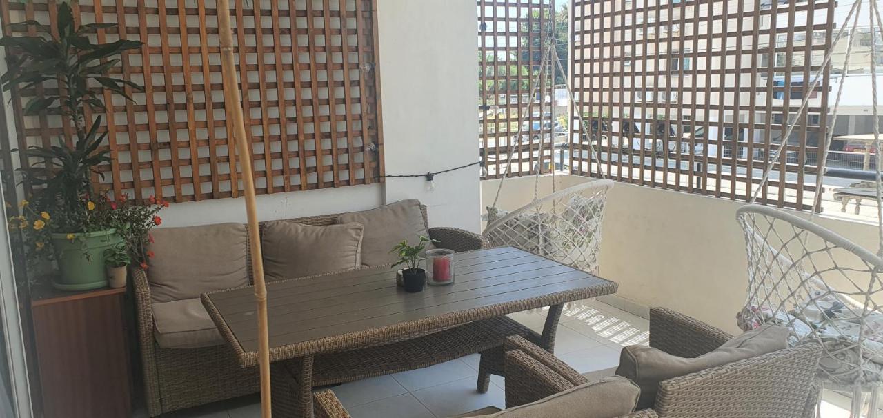 Stefaris "Koutsou Court 105" Lägenhet Larnaca Exteriör bild